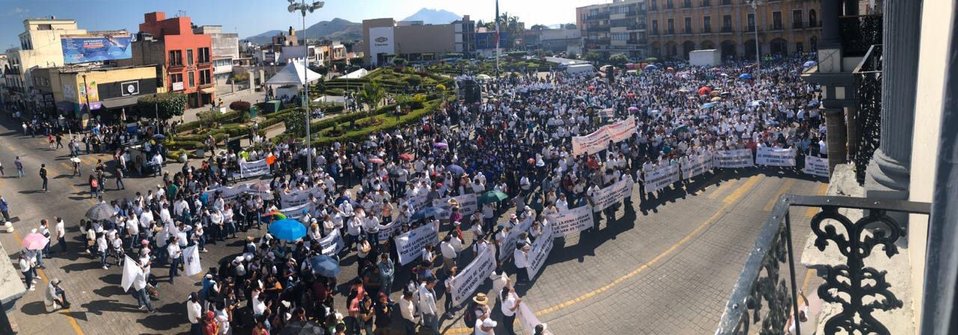 Universitarios de Nayarit marcharon en exigencia de respeto a la autonomía universitaria (@UAN_Oficial)