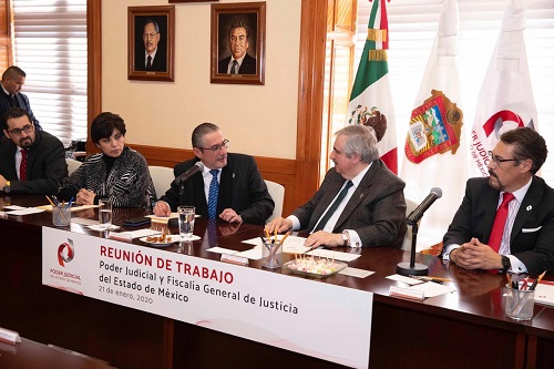 Durante el encuentro entre instituciones. (Especial)