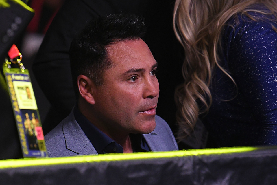 Óscar de la Hoya durante la pelea de 'Canelo' Álvarez vs Daniel Jacobs (Imago7)