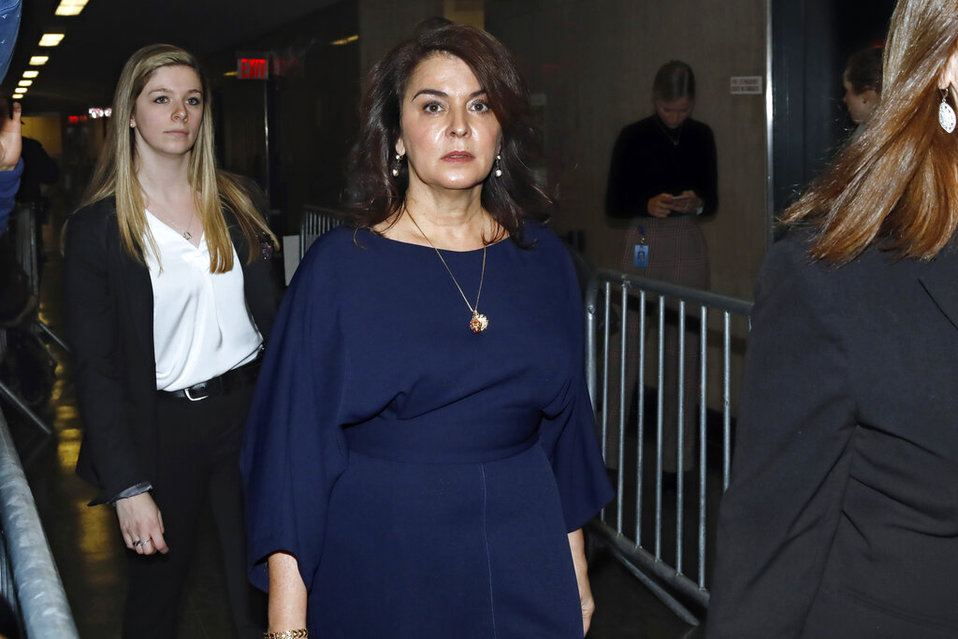 Annabella Sciorra de Los Soprano testifica contra Harvey Weinstein ( AP).