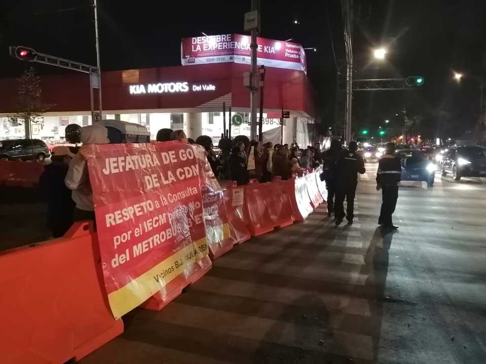 El bloqueo es a la altura del Eje 1 Poniente. (Anwar Nájera)