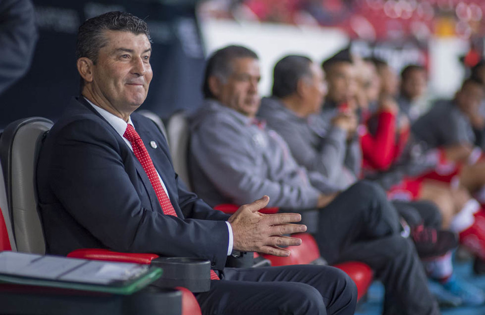 José Manuel ‘Chepo’ de la Torre, actual técnico de Toluca, debutó al ‘Chicharito’ (Mexsport).