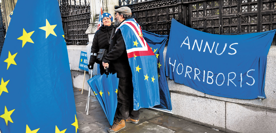 Las protestas contra el plan del primer ministro Boris Johnson. (Kirsty Wigglesworth/AP)