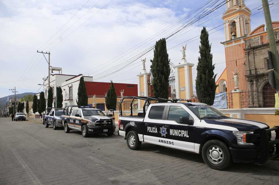 Acude edil de Amozoc a la Presidencia, tras disturbios. (Andrés Lobato)