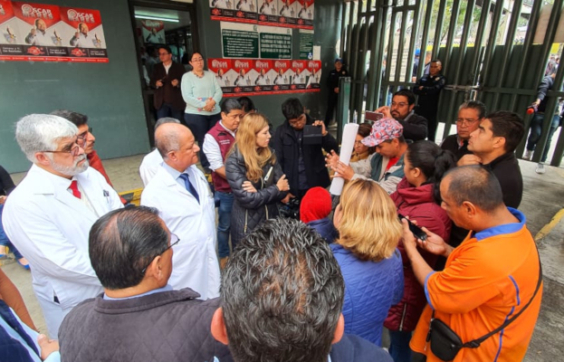 Autoridades del IMSS se reunieron con padres de niños con cáncer que protestaron por falta de medicamento en La Raza.