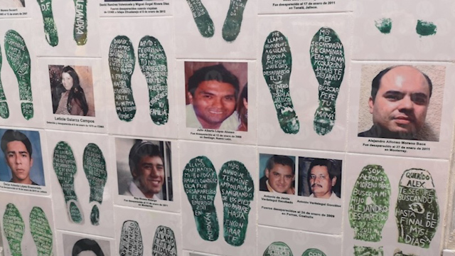 Familiares de desaparecidos protestan frente a la FGR