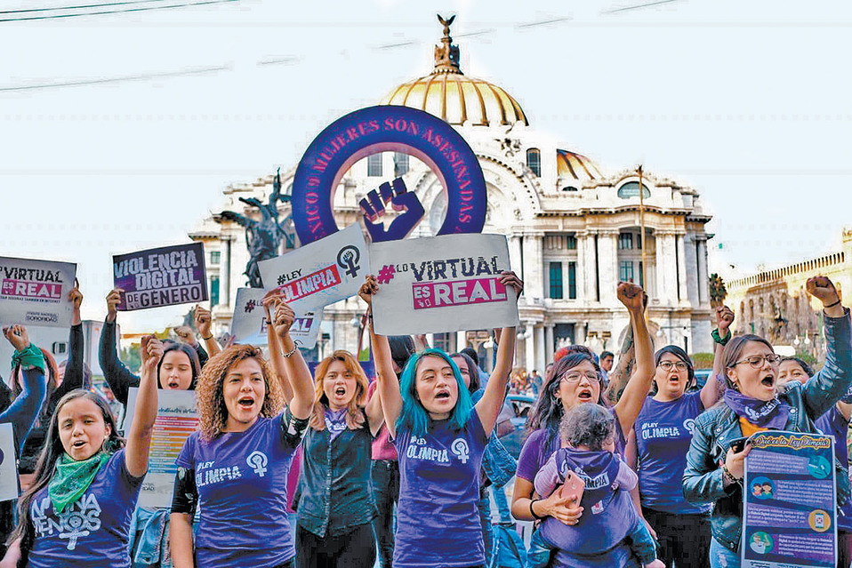 Mujeres salieron a la calle a festejar la modificación realizada el año pasado. (Gabriela López/Cuartoscuro)