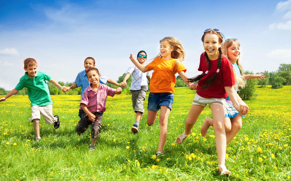 Padres de familia deben de trabajar la inteligencia emocional de los hijos al pasar tiempo con ellos y realizando actividades sanas. (Archivo)
