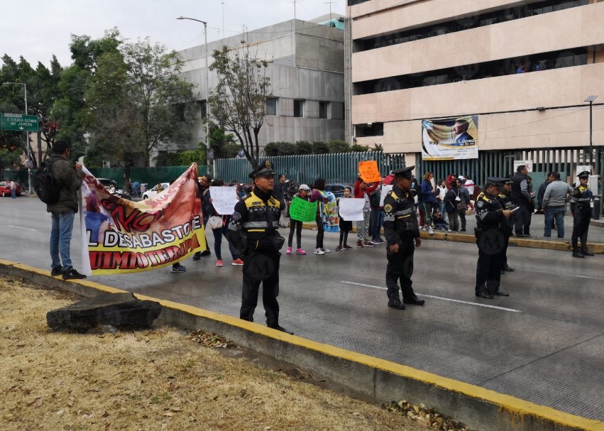 Papás de niños con cáncer bloquean Circuito Interior. | Jorge Becerril