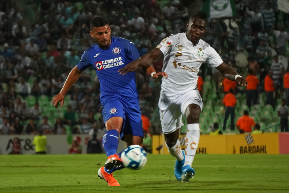 Santos y Cruz Azul en el torneo Apertura 2019 (Imago7)