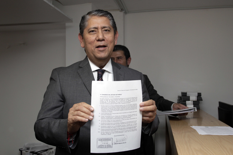 A unas horas de vencer el plazo, Higuera Bernal se suma a la lista de 10 aspirantes. (Agencia Enfoque)