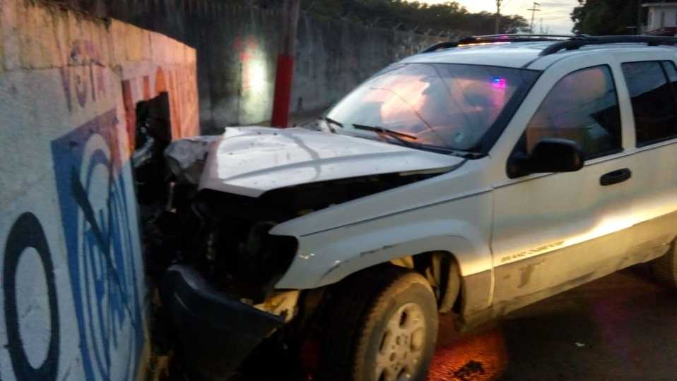 Camioneta siniestrada.