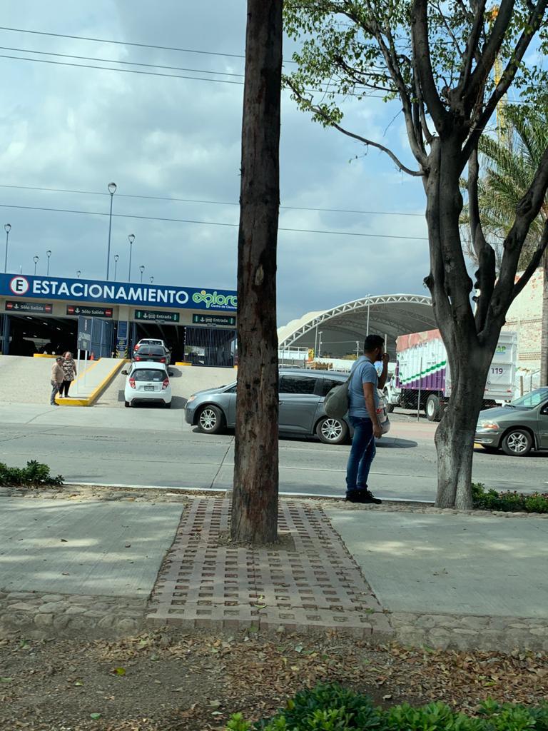 El estacionamiento habría sido clausurado por la Profeco. Foto: Renata Quintanar.
