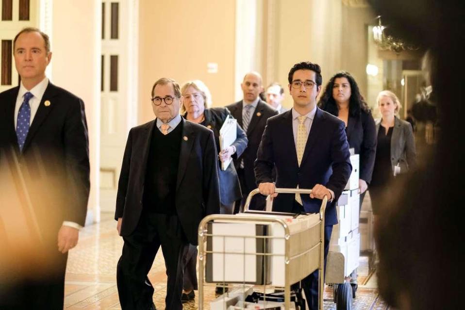 Desde hoy y hasta el martes la defensa del presidente estadunidense toma la palabra en el juicio político . (AFP)