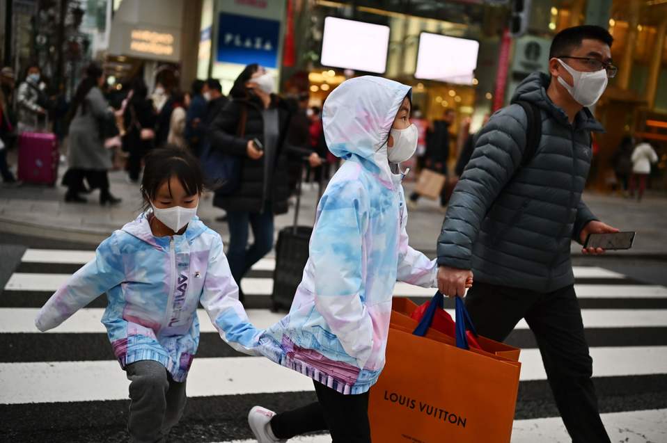 Los parques de Disneylandia en Hong Kong y Shanghái abrirán sus puertas cuando sea seguro para sus visitantes y personal. (AFP)