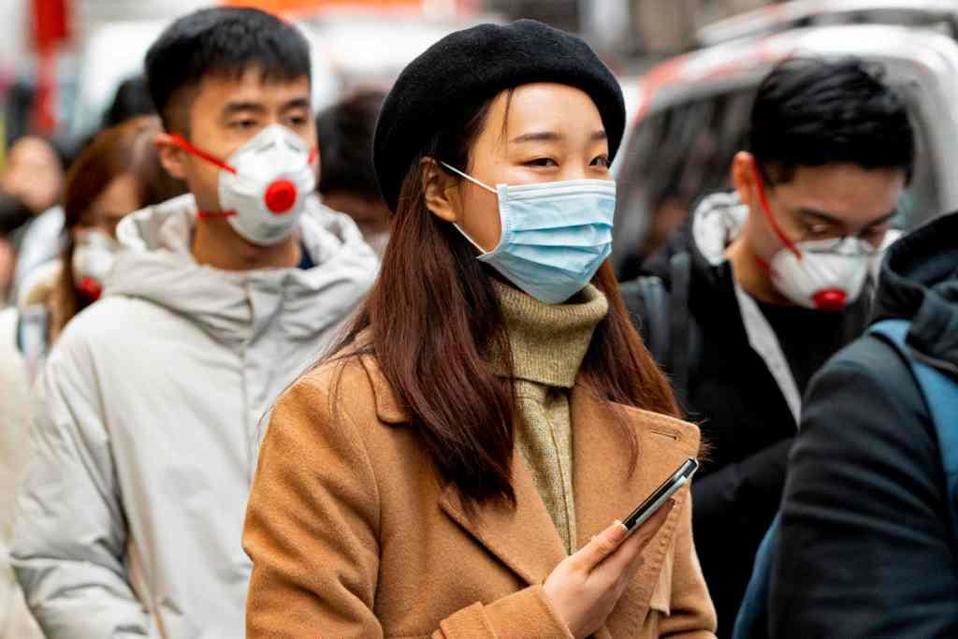 Por el virus hay 41 personas fallecidas y otras mil 300 están contagiadas. (AFP)