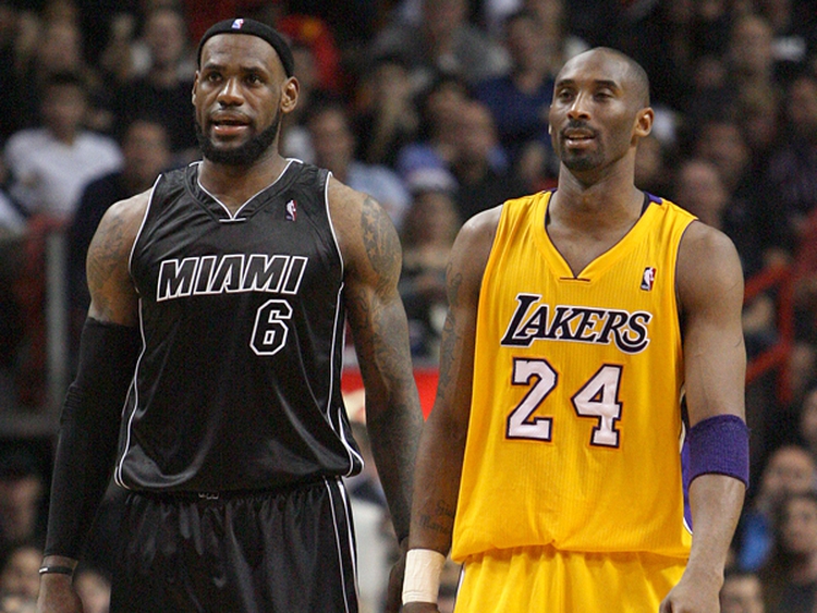 LeBron James y Kobe Bryant tuvieron varios enfrentamientos sobre la duela (AP)