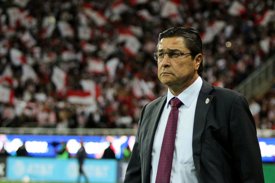Luis Fernando Tena, entrenador de Chivas (Imago7)