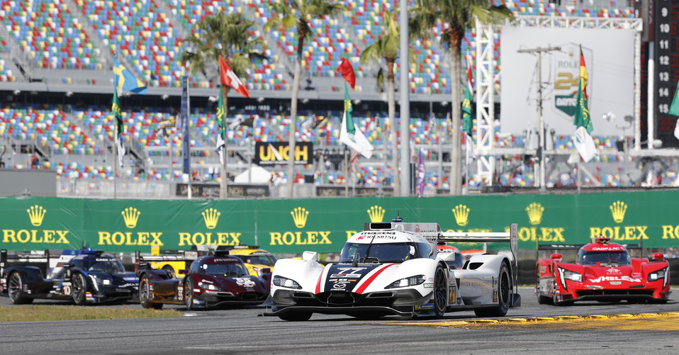 Oliver Jarvis y Mazda lideran el inicio de las 24 horas de Daytona (AP)