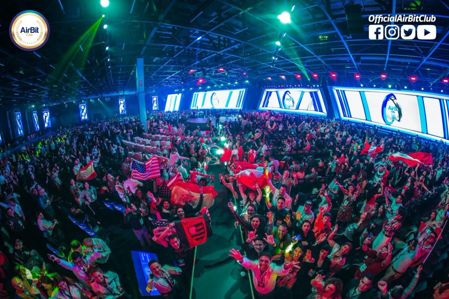 Consenso empresarial de AirBit Club en Sao Paulo 2019.