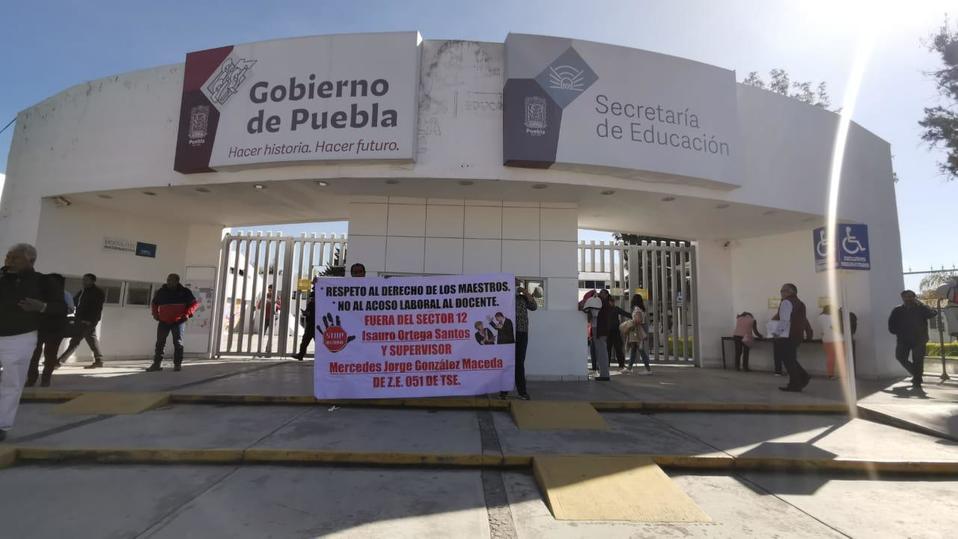 Denuncian docentes de telesecundaria irregularidades de supervisores. (Jaime Zambrano)