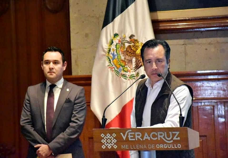 El gobernador respaldó los resultados de Verónica Hernández porque, dijo, pasó los exámenes de control. (sabel Zamudio)
