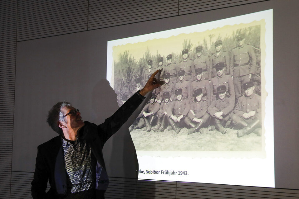 La colección se presenta en el museo berlinés Topografía del Terror (AP)