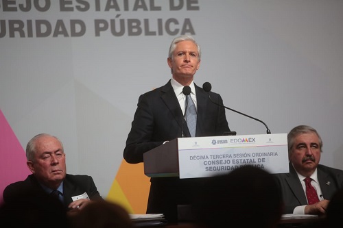 Durante el encuentro de autoridades. (Tania Contreras)