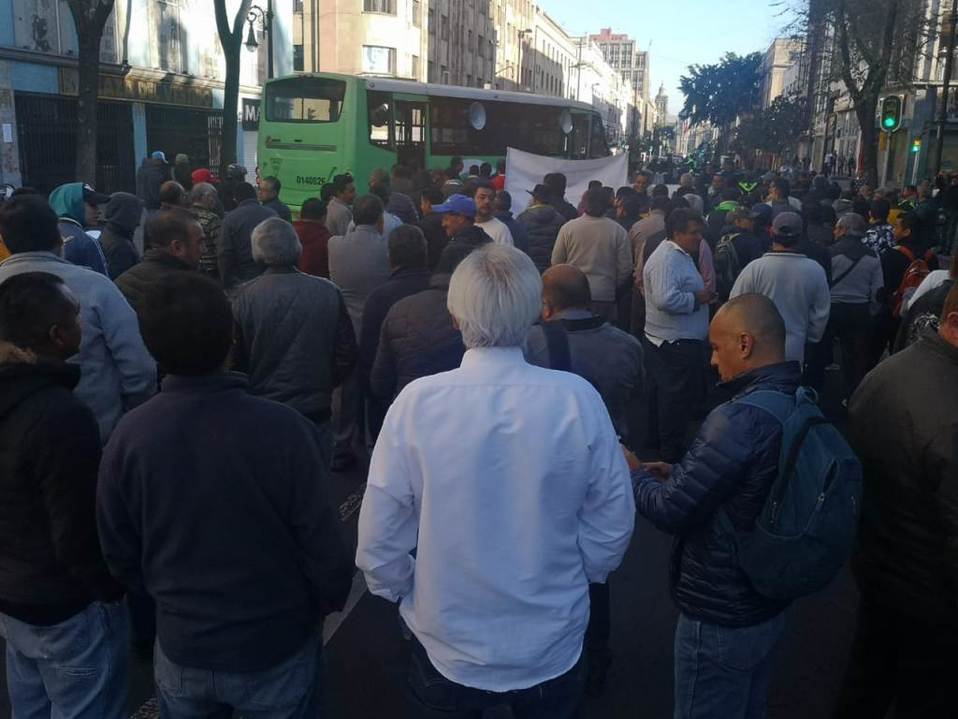 Transportistas marchan en avenida 20 de Noviembre. | César Velázquez