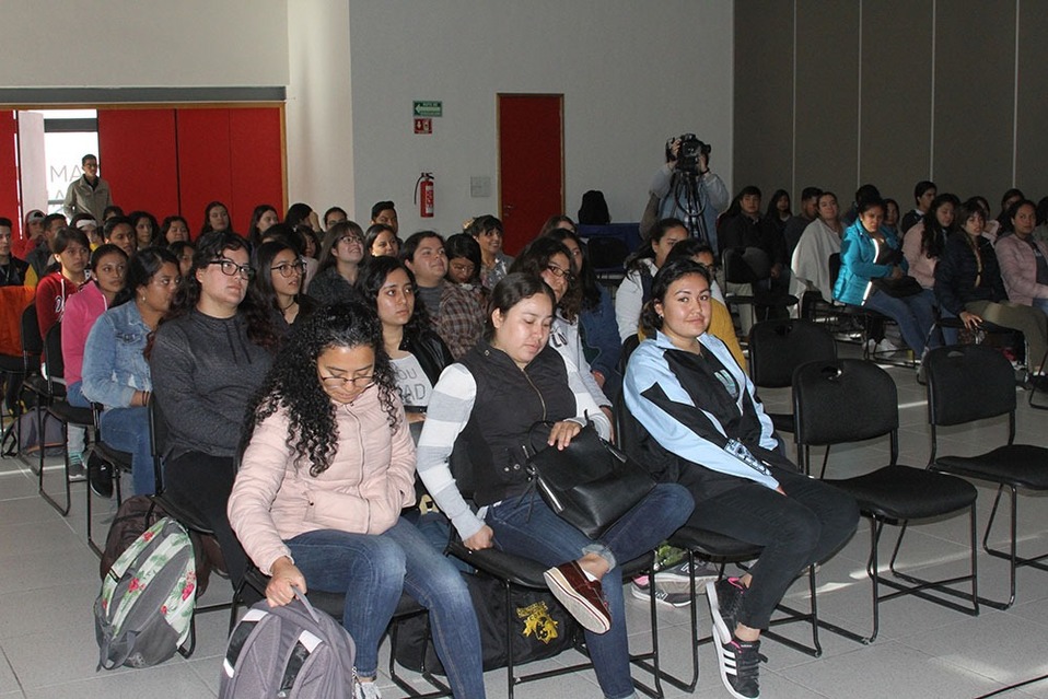 La Universidad de Guanajuato  ofrece apoyo económico para solventar gastos de alimentación, transporte y hospedaje.