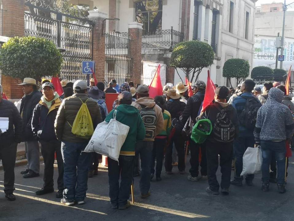 Campesinos protestan frente a la Segob. | César Velázquez