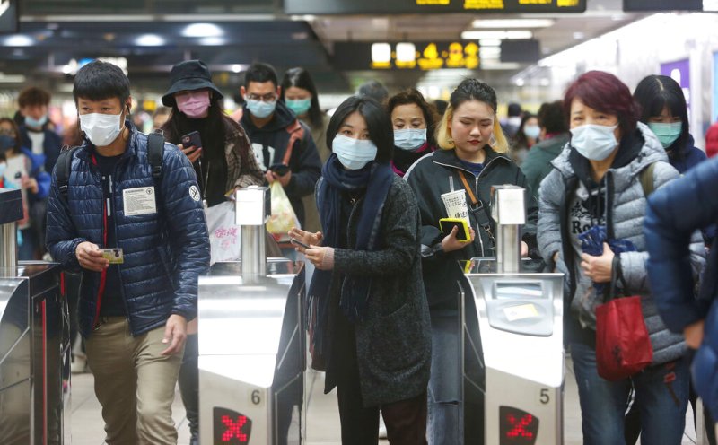 La cifra de muertos llegó a 132, aún por debajo de los 348 que dejó el SARS en China. (AP)