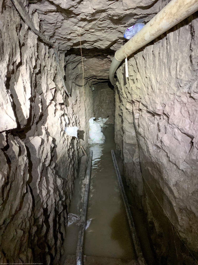 El túnel mide 1.6 metros de alto y 60 centímetros de ancho | Especial