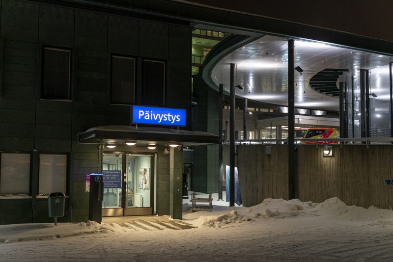 Vista general de la entrada de del Hospital Central de Laponia, en Rovaniemi. (EFE)
