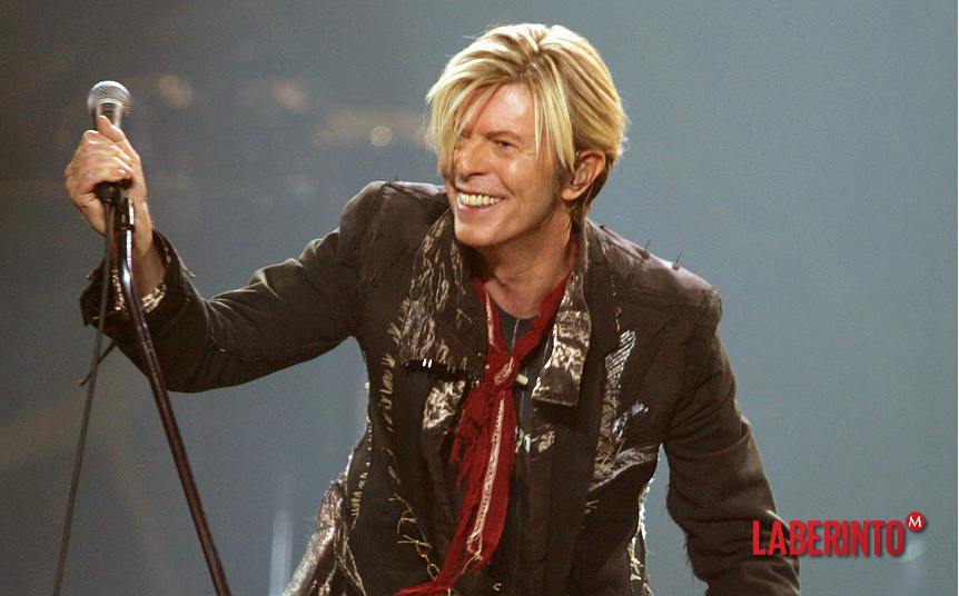 David Bowie, durante un concierto en Motnreal, en diciembre de 2003. (Foto: Shaun Best Reuters)