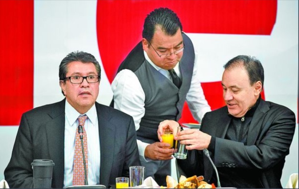 El senador Ricardo Monreal y el secretario federal en el encuentro. (Jesús Quintanar)