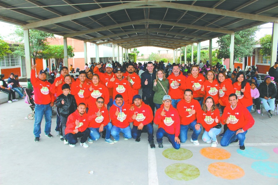 La entrega de los juguetes se realizó en la colonia Alianza Real, en El Carmen. (Foto: Especial)