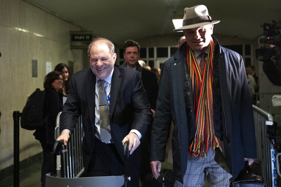 Harvey Weinstein justifica contratación de investigadores privados (AP).