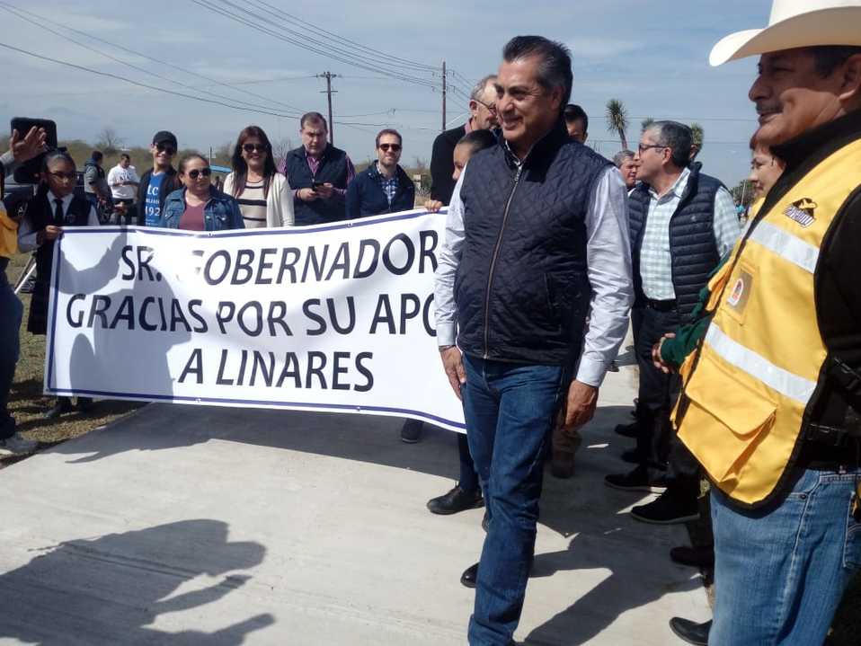 Jaime Rodriguez Calderón en una gira por la zona citrícola de Nuevo León (Foto: Carolina León)