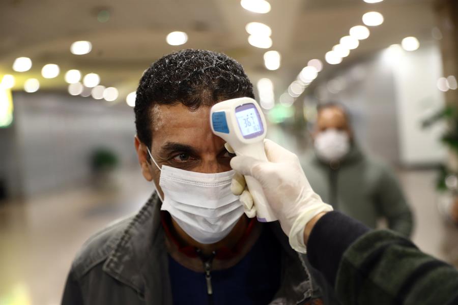 Uber canceló 240 cuentas de usuarios por sospechas de coronavirus. (EFE)