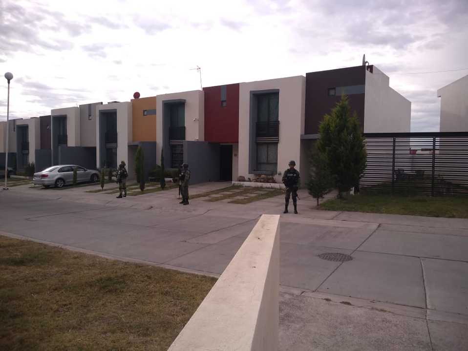 Aseguran casa en Tlajomulco donde se presume privaban de la libertad a personas (Elsa Martha Gutiérrez)