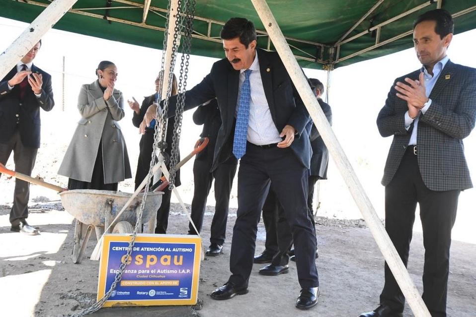 El gobernador colocó la primera piedra del inmueble.