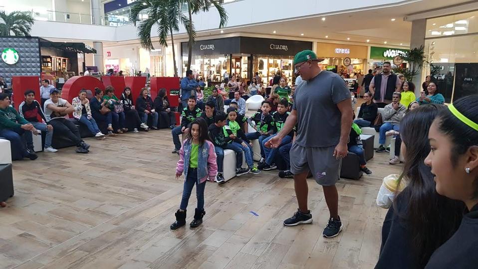 Una tarde de fútbol americano se vivió al interior de Altama.