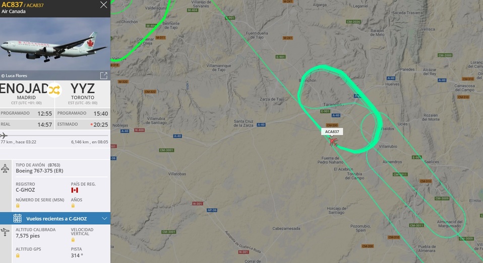 Avión Boeing 7367-200ER: / Flightradar24