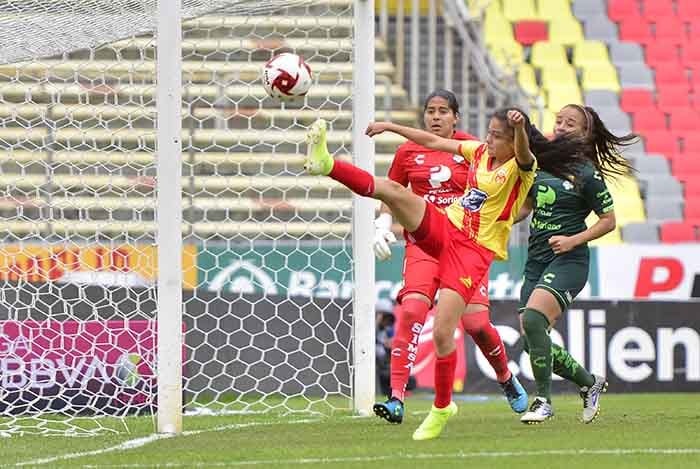Las Guerreras de Santos Laguna siguen sin conocer la victoria. (Cortesía)