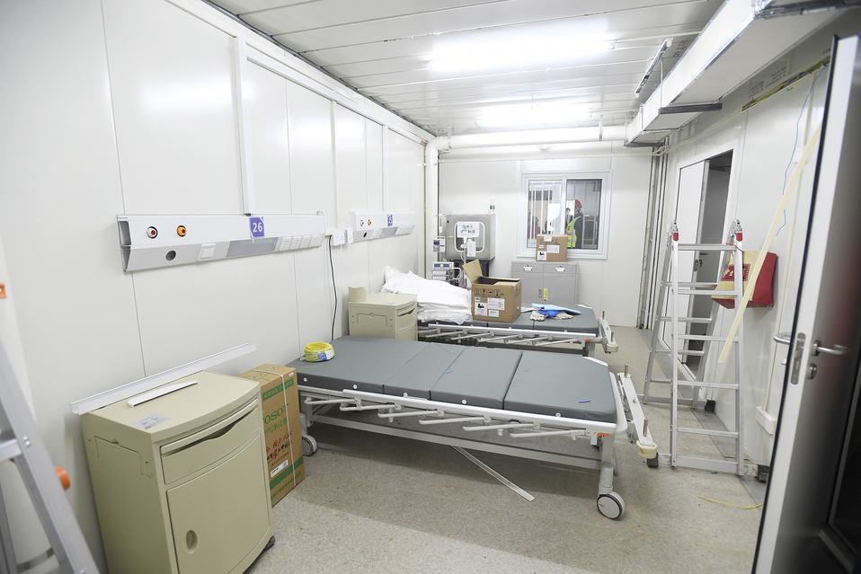 El hospital fue construido en 10 días para atender a los pacientes con coronavirus en China. (AP)
