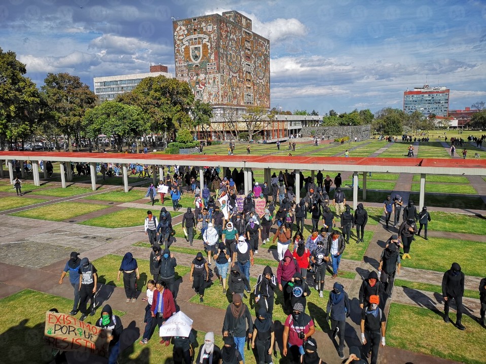 Contingente de estudiantes llegan a Rectoría de la UNAM. (Jorge Becerril)