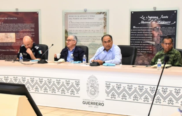 El gobernador Héctor Astudillo durante la sesión de la Mesa de Coordinación para la Construcción de la Paz.