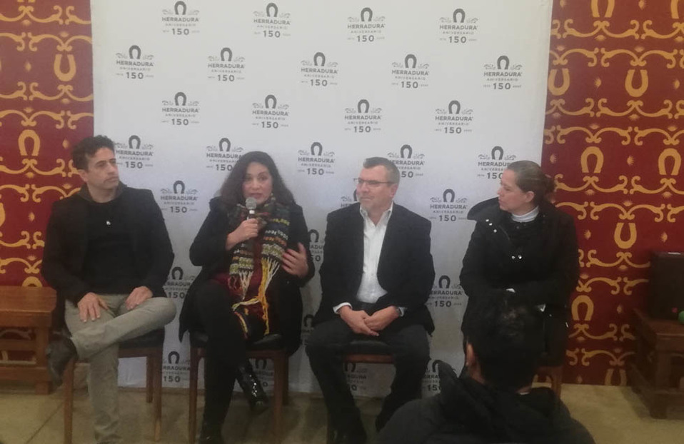 Manuel Medina, Camila de Santiago, Arturo Villaseñor y Romelia Álvarez (Enrique Vázquez).