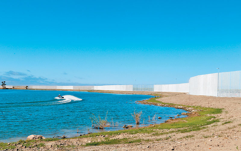 Algunos vecinos construyeron casas de fin de semana, donde practican pesca y esquí acuático. (Jorge Carballo)